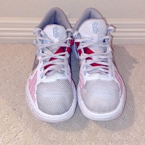 Kyrie Flytrap 5   Basketball Shoe